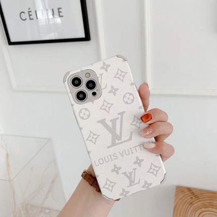Louis Vuitton AAA+++ Phone cases in 141058