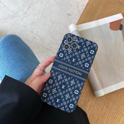 Louis Vuitton AAA+++ Phone cases in 141079