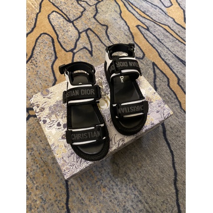 Dior Sandals For Woman in 141165