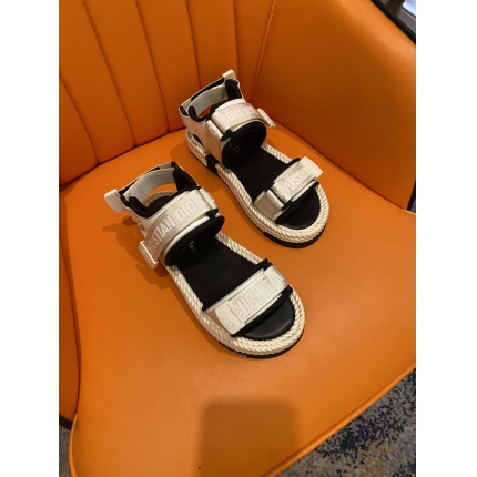 Dior Sandals For Woman in 141166
