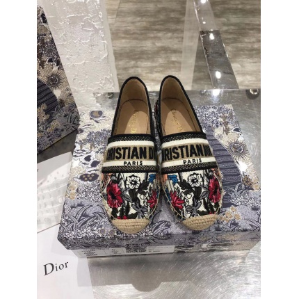 Dior Loafers For Woman in 141624