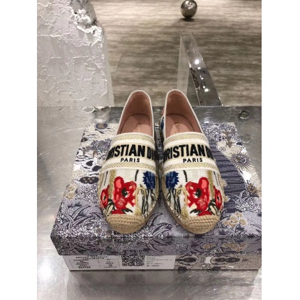 Dior Loafers For Woman in 141626