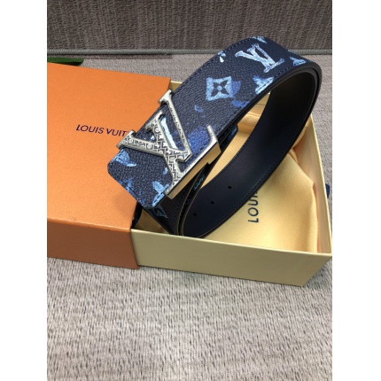 Louis Vuitton AAA Belts in 141697