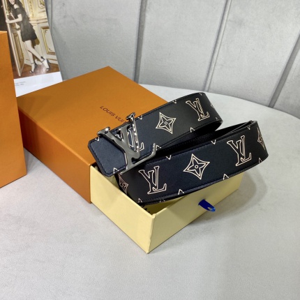 Louis Vuitton AAA Belts in 141703