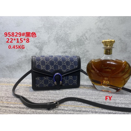 Gucci Cross Bags in 142104