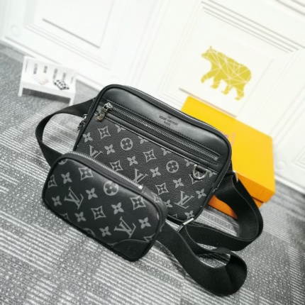 Louis Vuitton AAA+++ bags For Men in 142123
