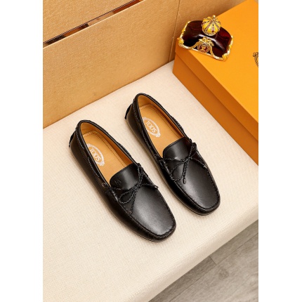 Tods Leather Loafers For Men in 142228