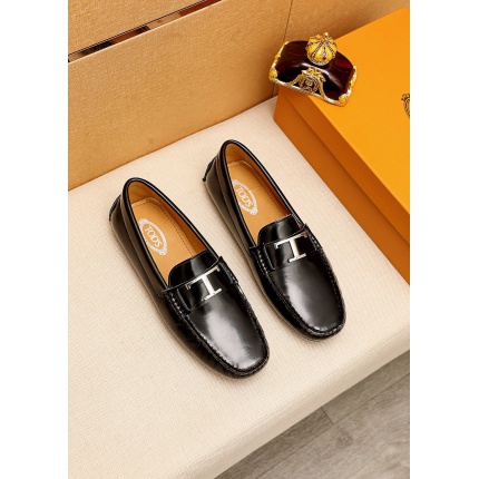 Tods Leather Loafers For Men in 142235