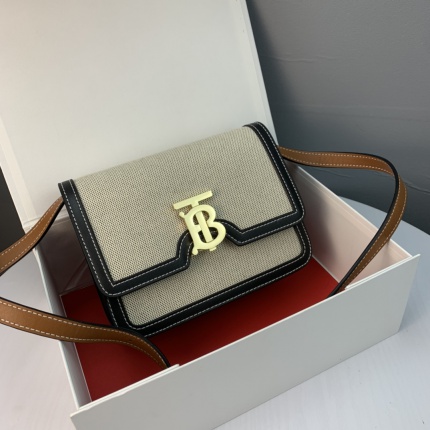 Burberry AAA+++ Crossbody Bags in 142331