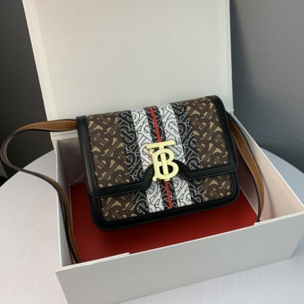 Burberry AAA+++ Crossbody Bags in 142333