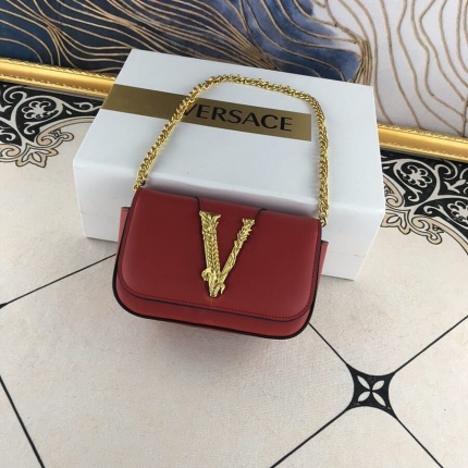 Versace  AAA Quality Handbags in 142381