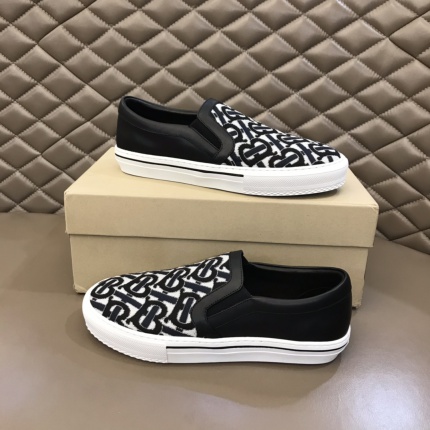 Burberry Loafers and Casual Shoes For Men in 142386