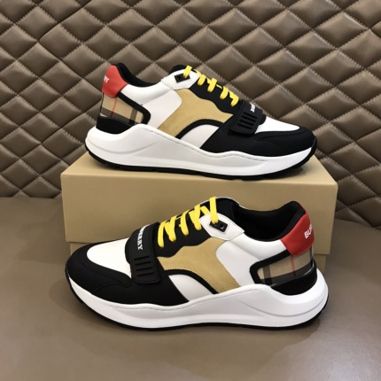 Burberry Sneakers For Men in 142391