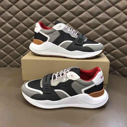 Burberry Sneakers For Men in 142392