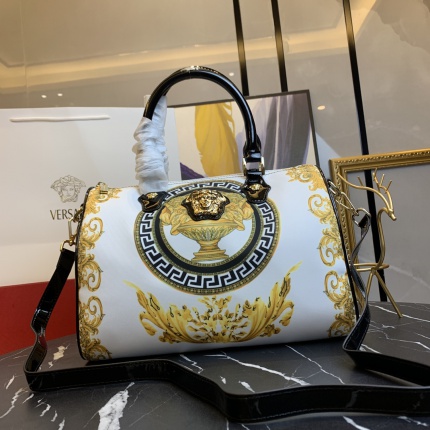 Versace  AAA Quality Handbags in 142471