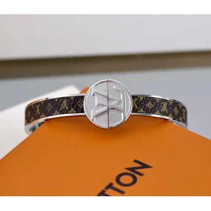 Louis Vuitton Bracelets in 142558