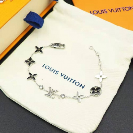 Louis Vuitton Bracelets in 142565