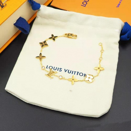 Louis Vuitton Bracelets in 142567
