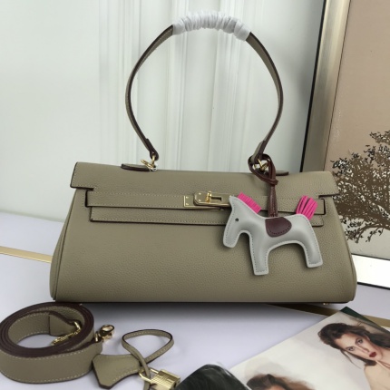 Hermes  AAA Quality Handbags in 142653