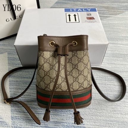 Gucci AAA Quality Hangbags in 142733