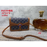 Gucci Cross Bags in 142101