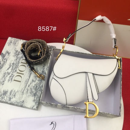 Dior AAA Quality Handbags in 143215