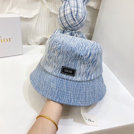 Dior Hats in 143327