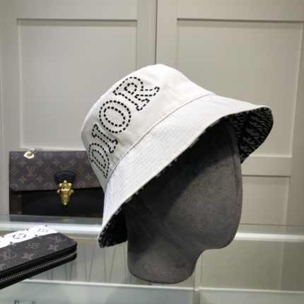 Dior Hats in 143328