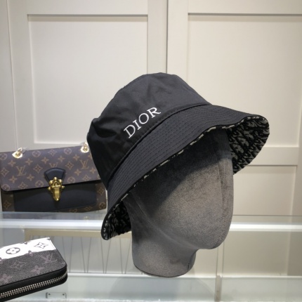 Dior Hats in 143329