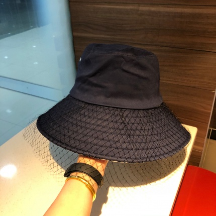 Dior Hats in 143332
