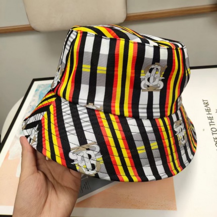 Burberry AAA Hats in 143352