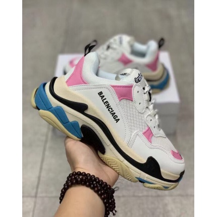 Balenciaga Triple Sneakers in 143415
