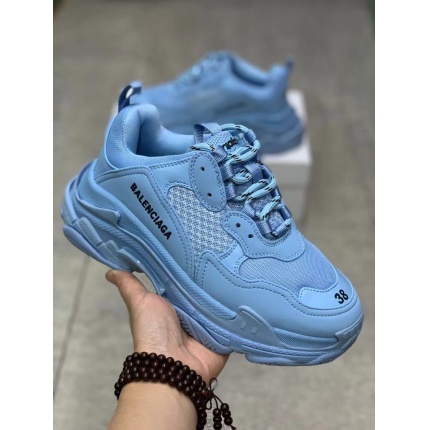 Balenciaga Triple Sneakers in 143416