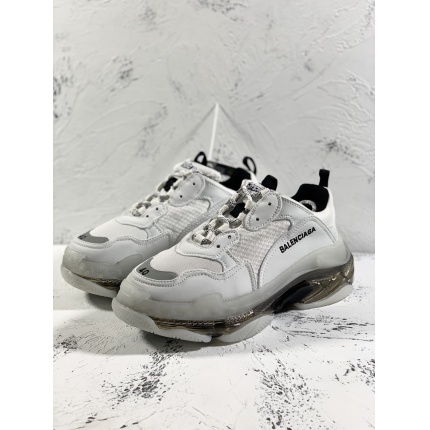 Balenciaga Triple Sneakers in 143440