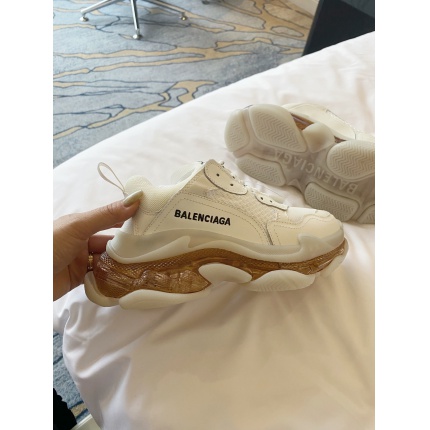 Balenciaga Triple Sneakers in 143596