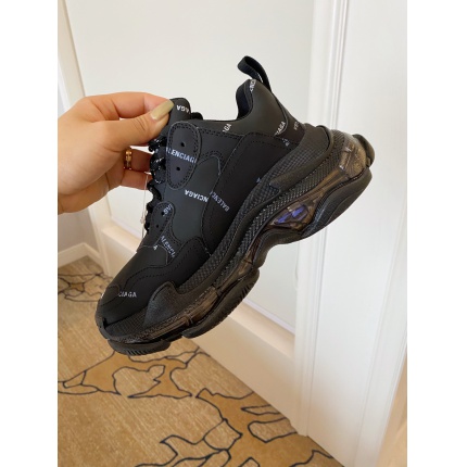 Balenciaga Triple Sneakers in 143598