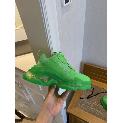 Balenciaga Triple Sneakers in 143601