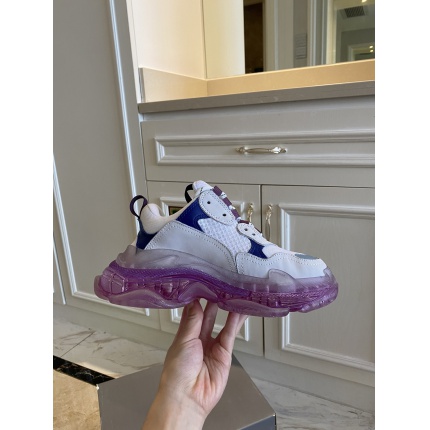 Balenciaga Triple Sneakers in 143605