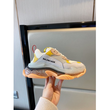 Balenciaga Triple Sneakers in 143609