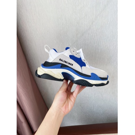 Balenciaga Triple Sneakers in 143612