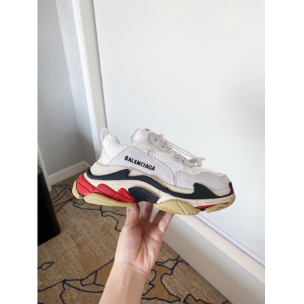 Balenciaga Triple Sneakers in 143619