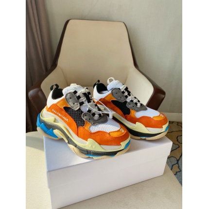 Balenciaga Triple Sneakers in 143630