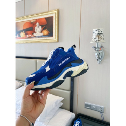 Balenciaga Triple Sneakers in 143634