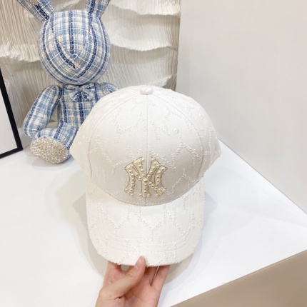 Gucci Hats in 143734