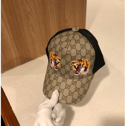 Gucci Hats in 143742