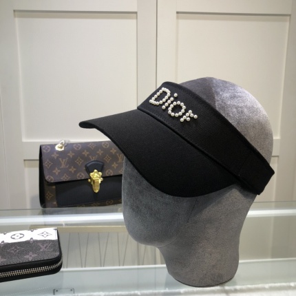 Dior Hats in 143802