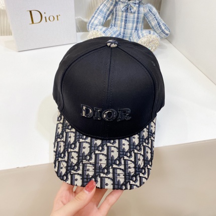 Dior Hats in 143814