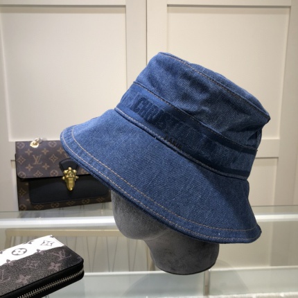 Dior Hats in 143822