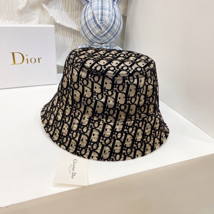 Dior Hats in 143831