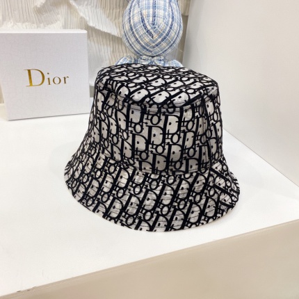 Dior Hats in 143832